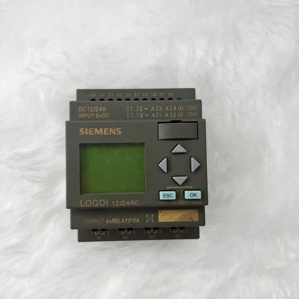 Siemens 6ED1052-1MD00-0BA6 12/24RC LOGO PLC 24VDC (minor cosmetic damaged)